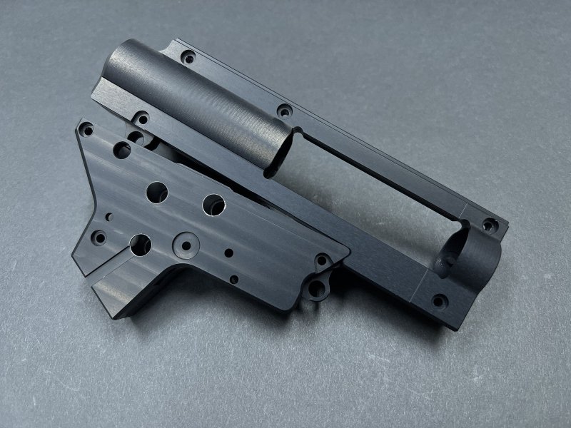 RETRO ARMS製 CNC Split Gearbox V2 - QSC 8mm軸受