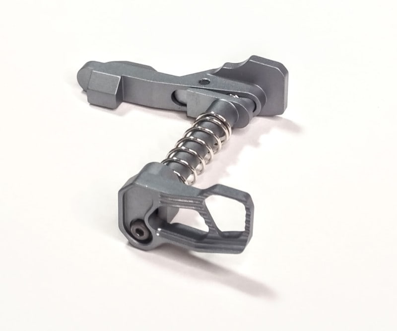 M4/AR15用 XMR GEN3タイプ　アンビマガジンキャッチ シルバー